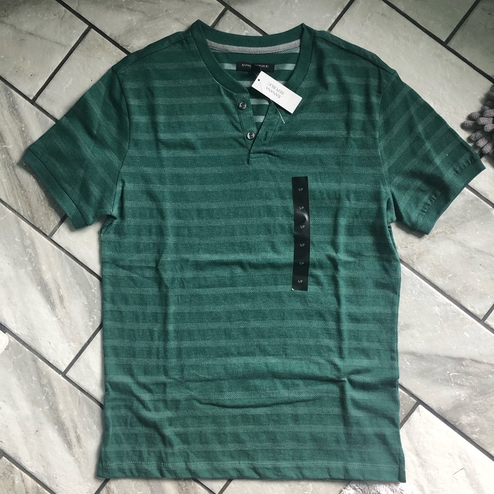 Banana Republic Men’s Small Tee